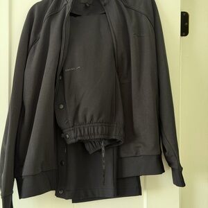 NikeSKIMS MATTE TRICOT
SIDE SNAPS PANT and OVERSIZED TRACK JACKET